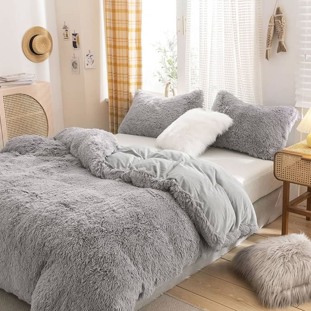 Luxury Plush Shaggy Bedding Set, Grey / King 4 Piece Set
