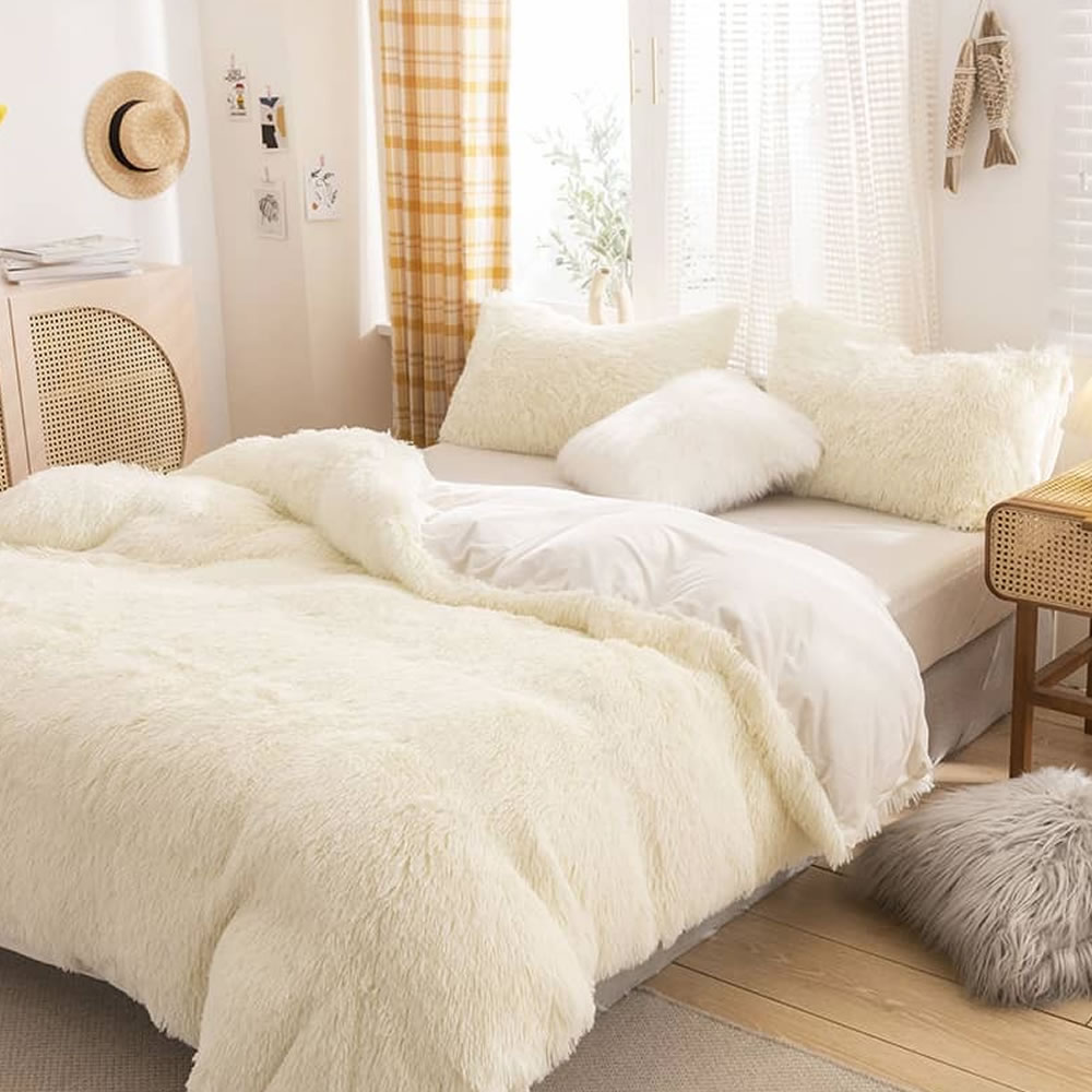 Luxury Plush Shaggy Bedding Set, White / Queen 6 Piece Set