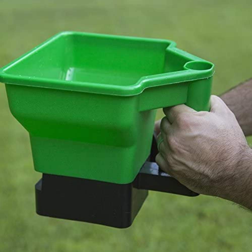 Lawn Fertiliser Spreader: image 1